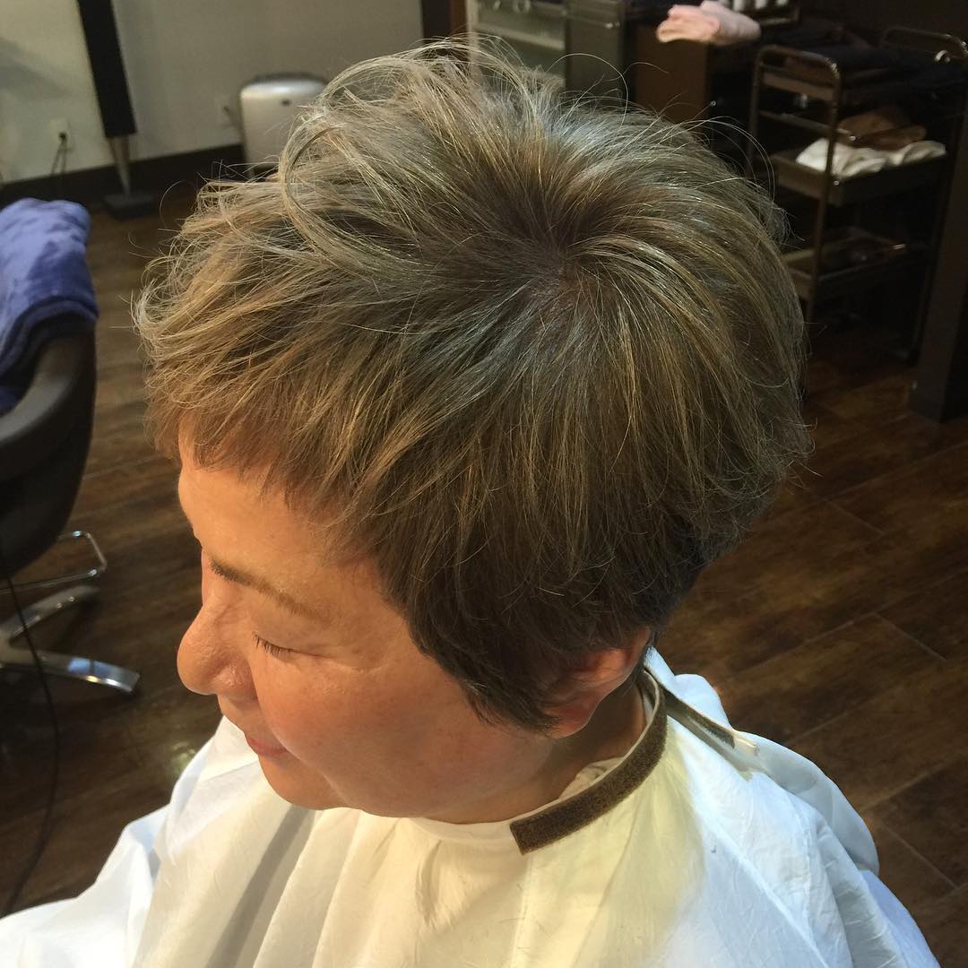 #アッシュグレー #アッシュ #オシャレ #avedacolor #グレージュ#ミセス#aveda#ミセススタイル#宇都宮#ヘアカラー#美容室#グレイカラー