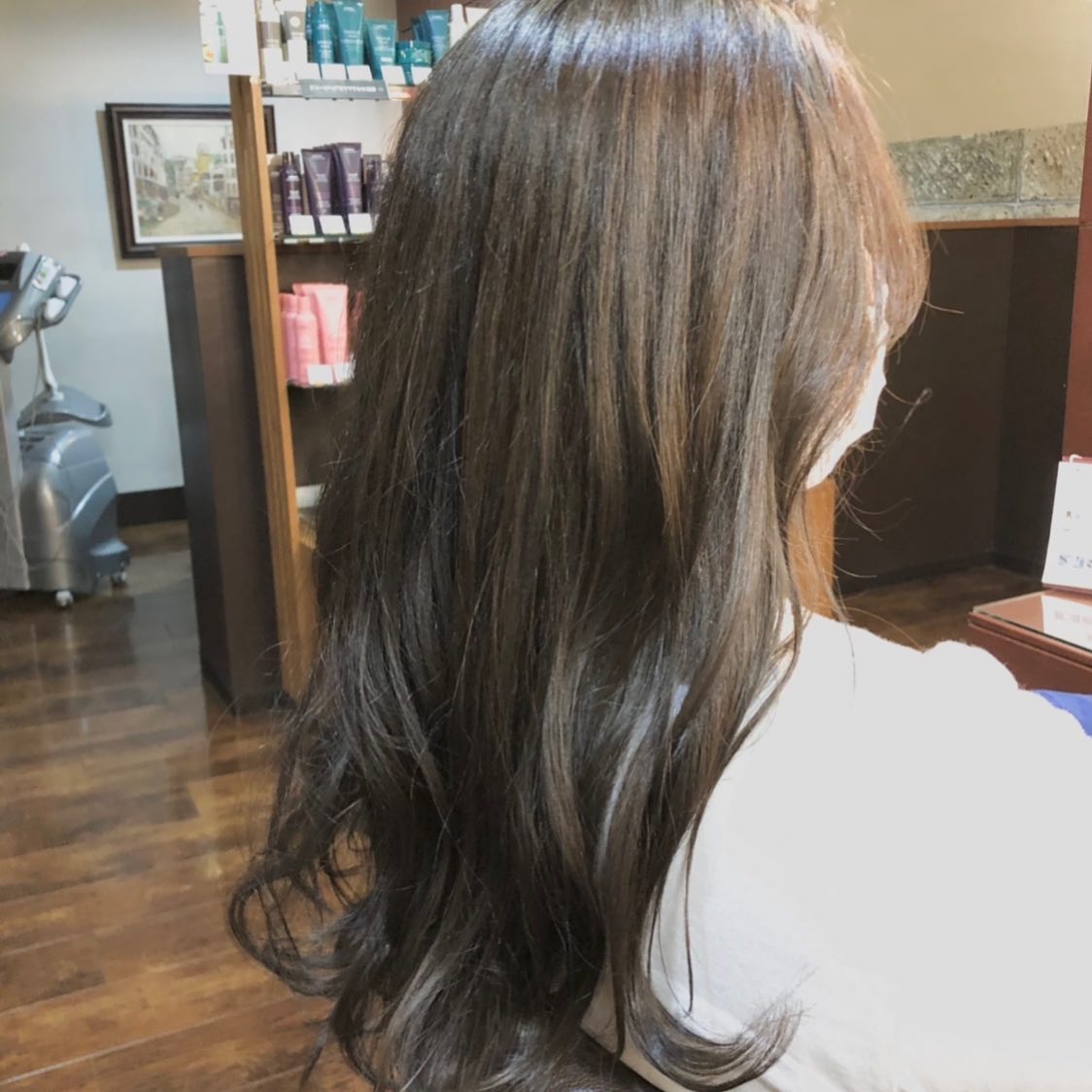 カットカラーエイジングコース︎ブルージュウェーブMIX巻下ろし髪をきれいに！毛先までつやのある髪の毛を保つのは大変です！頭皮ケアから髪の毛一本一本までしっかりエイジングのケアをさせていただきます！！スタイリスト　村田#宇都宮#美容室#宇都宮美容室#trinity#aveda#avedaサロン#avedaカラー#エイジング#エイジングケア#ケア#ヘッドスパ#トリートメント#ヘアビューザー#ヘアビューロン#リュミエリーナ#バイオプログラミング#サイエンスアクア#ツヤ#ツヤ髪#美髪#美髪ケア