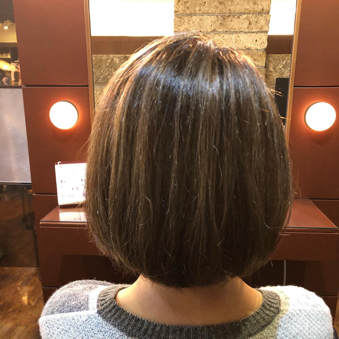 カラーエイジングコース ︎ハイライトを細かく入れてデザイン性＋白髪ぼかしでエイジング乾燥しやすくホワホワしてしまう髪の毛は定期的にサイエンスアクアで潤いと栄養をチャージして改善しています！スタイリスト　村田#宇都宮#美容室#宇都宮美容室#trinity#トリニティ#aveda#avedaサロン#avedaカラー#カラー#カット#エイジング#エイジングケア#ヘッドスパ#トリートメント#オーガニック#オーガニックカラー#アジュバン#クラスs#カスイ#ソーマライト#光ケア#ドクタースカルプ#ヘアビューザー#ヘアビューロン#バイオプログラミング#ダイソン#エアラップ#サイエンスアクア#髪質改善