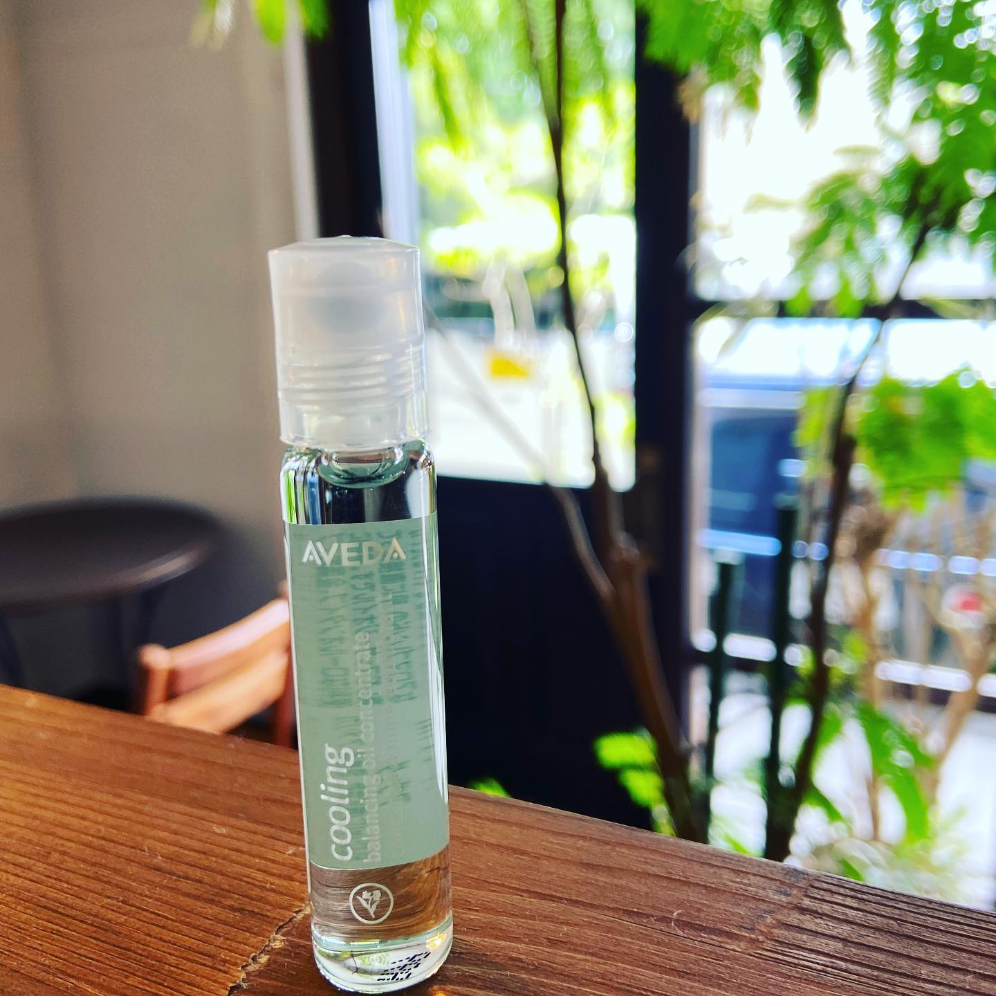AVEDA クーリングバランシングオイル　7mlこのオイルも50mlのものと同じミント系の香りでリフレッシュ感を与えてくれて夏にピッタリです！そしてこの7mlというミニサイズの良いところは、持ち運びが楽で、先端に丸いものがついており、そこで体のツボ押しができるという優れものです！ぜひ使ってみてくださいアシスタント　関口#宇都宮#美容室#宇都宮美容室#trinity#トリニティ#aveda#avedaサロン#avedaカラー#カラー#カット#エイジング#エイジングケア#ヘッドスパ#トリートメント#オーガニック#オーガニックカラー#アジュバン#クラスs#カスイ#ソーマライト#光ケア#ドクタースカルプ#ヘアビューザー#ヘアビューロン#バイオプログラミング#ダイソン#エアラップ#サイエンスアクア#髪質改善