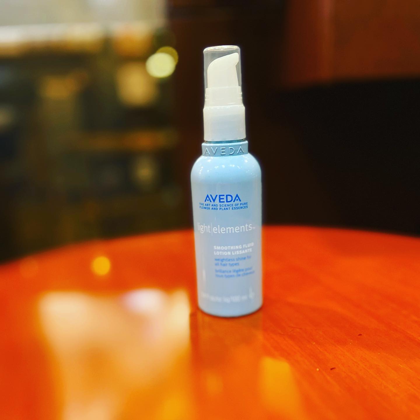 AVEDA ライトエレメンツ　スムージングフルイド　〈洗い流さないトリートメント〉オーガニック&ラベンダー配合♪傷んでごわついた髪の毛を、空気のように軽いサラサラ感とツヤ感をあたえますスタイリストさんたちも多く使ってるオススメ商品です️ アシスタント　関口#美容室#宇都宮美容室#trinity#トリニティ#aveda#avedaサロン#avedaカラー#カラー#カット#エイジング#エイジングケア#ヘッドスパ#トリートメント#オーガニック#オーガニックカラー#アジュバン#クラスs#カスイ#ソーマライト#光ケア#ドクタースカルプ#ヘアビューザー#ヘアビューロン#バイオプログラミング#ダイソン#エアラップ#サイエンスアクア#髪質改善