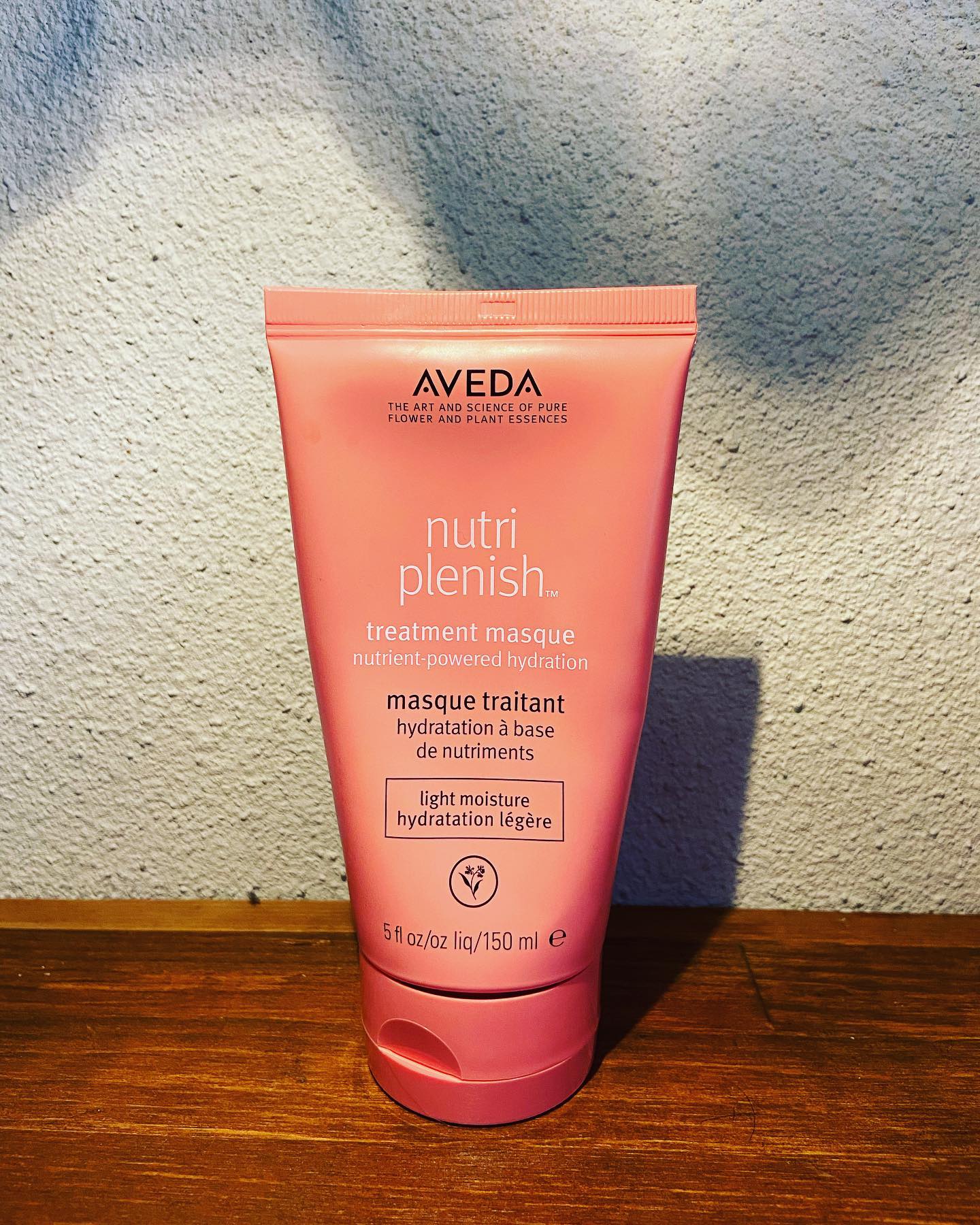 AVEDA 新商品　ニュートリプレニッシュ　マスク　ライト髪の集中保湿トリートメント！髪をうるおいで満たし、柔らかく、ツヤのある扱いやすい髪に導きます?‍♀️軽い質感のため、細毛〜普通毛の方におすすめ！この冬に最適なアイテムの一つなのでぜひ使ってみてくださいアシスタント　関口#美容室#宇都宮美容室#trinity#トリニティ#aveda#avedaサロン#avedaカラー#カラー#カット#エイジング#エイジングケア#ヘッドスパ#トリートメント#オーガニック#オーガニックカラー#アジュバン#クラスs#カスイ#ソーマライト#光ケア#ドクタースカルプ#ヘアビューザー#ヘアビューロン#バイオプログラミング#ダイソン#エアラップ#サイエンスアクア#髪質改善